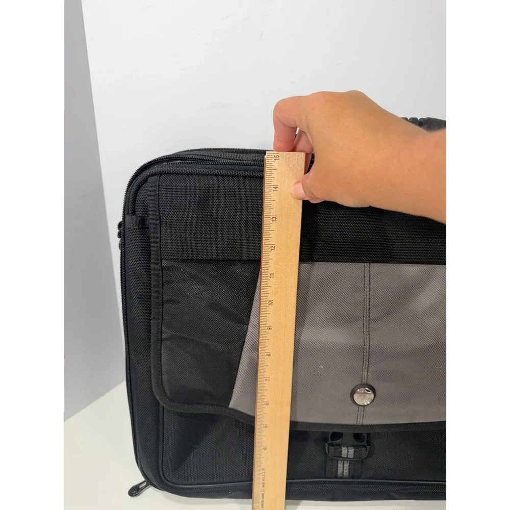 Targus Black Gray Laptop Briefcase Expandable Messenger Bag Business Travel Case